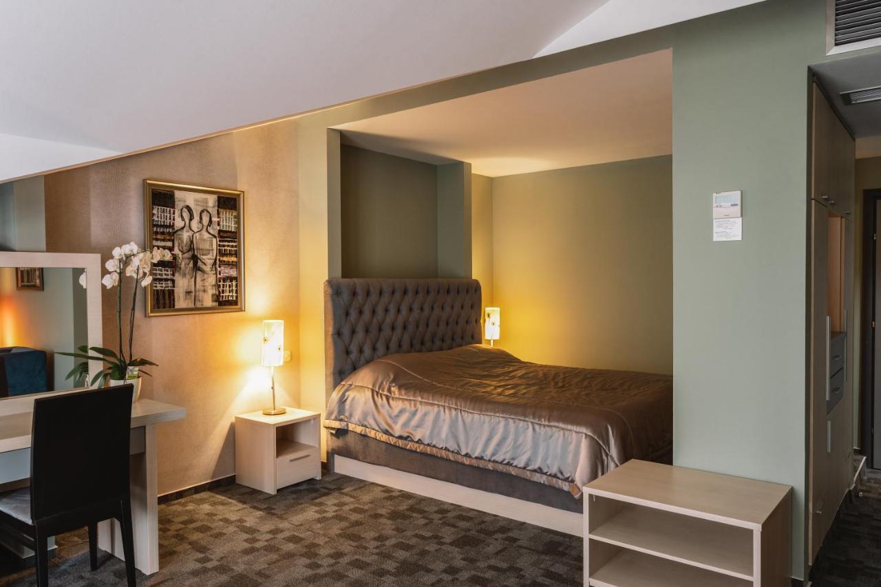 Romantique Veles Hotel エクステリア 写真
