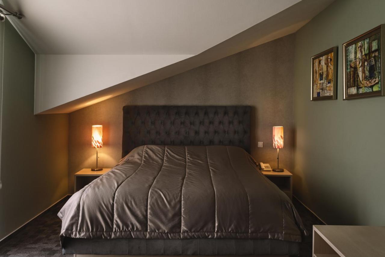 Romantique Veles Hotel エクステリア 写真